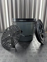 Load image into Gallery viewer, Bucket Kit – 3.5 Gallon with Dirt Catcher & Gamma Seal Lid
