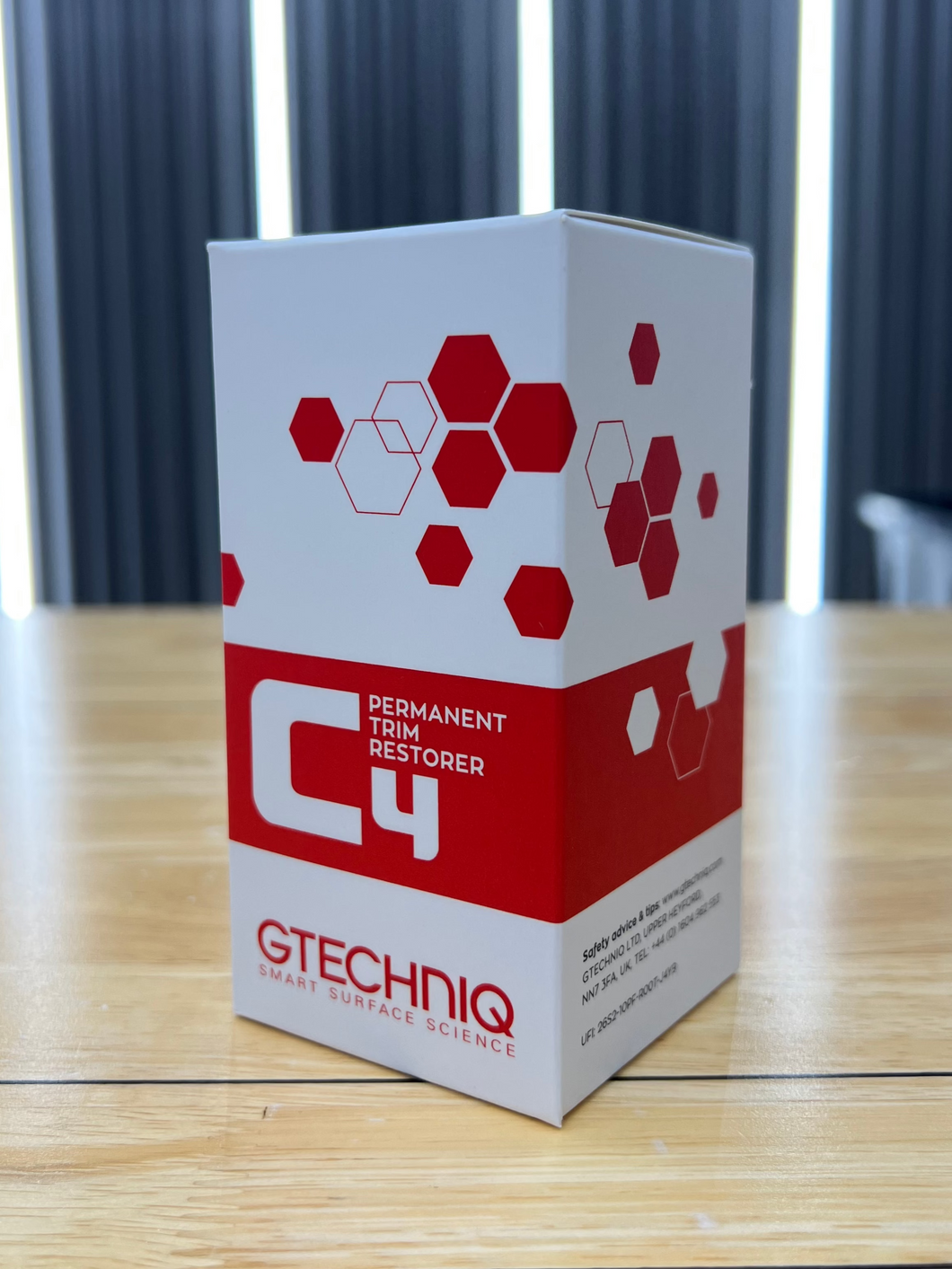 Gtechniq C4 PERMANENT TRIM RESTORER