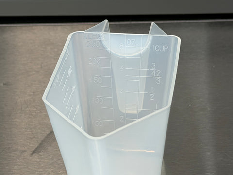 MEASURING CUP 8oz